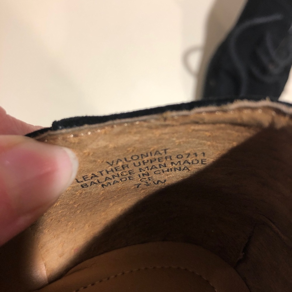 Easy Spirit Black suede oxfords! - Picture 3 of 6